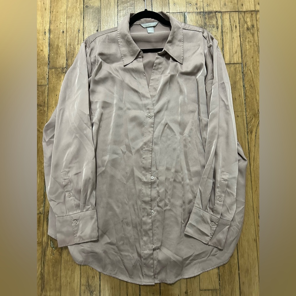 Women’s lightweight button up blouse